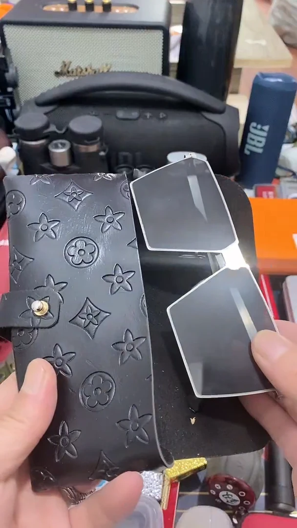瓷片闪购商品 如图所示