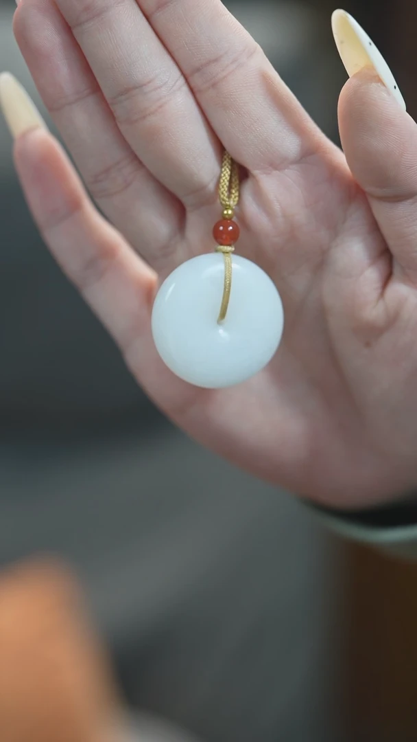 颈饰未镶嵌和田玉平安扣