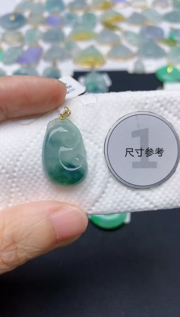 翡翠18K金镶嵌颈饰天然缅甸A货翡1