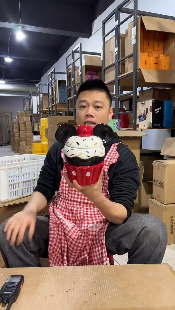【闪购商品】杯大号米奇纸盒蛋糕带盖罐