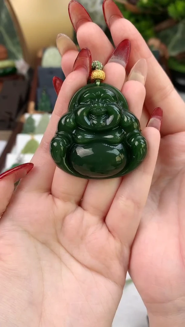 颈饰未镶嵌和田玉吊坠