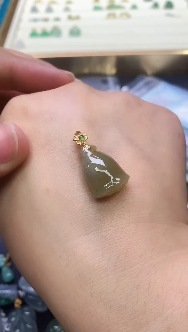 翡翠18K金镶嵌颈饰250609087