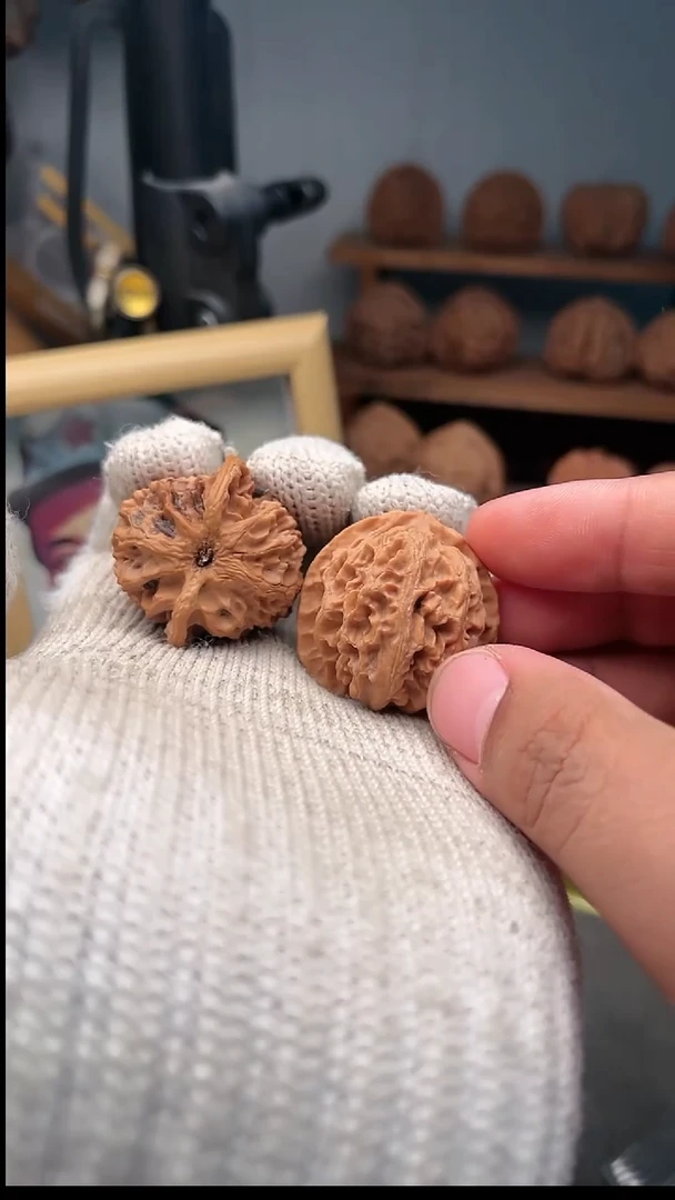 吊坠文玩核桃苹果园36