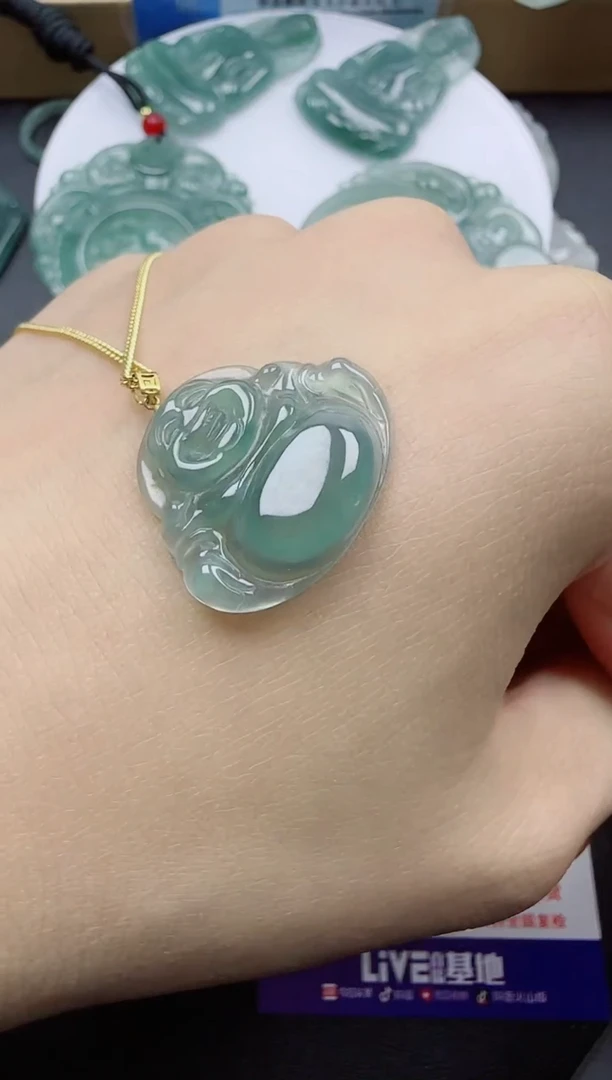 翡翠18K金镶嵌颈饰1111111111