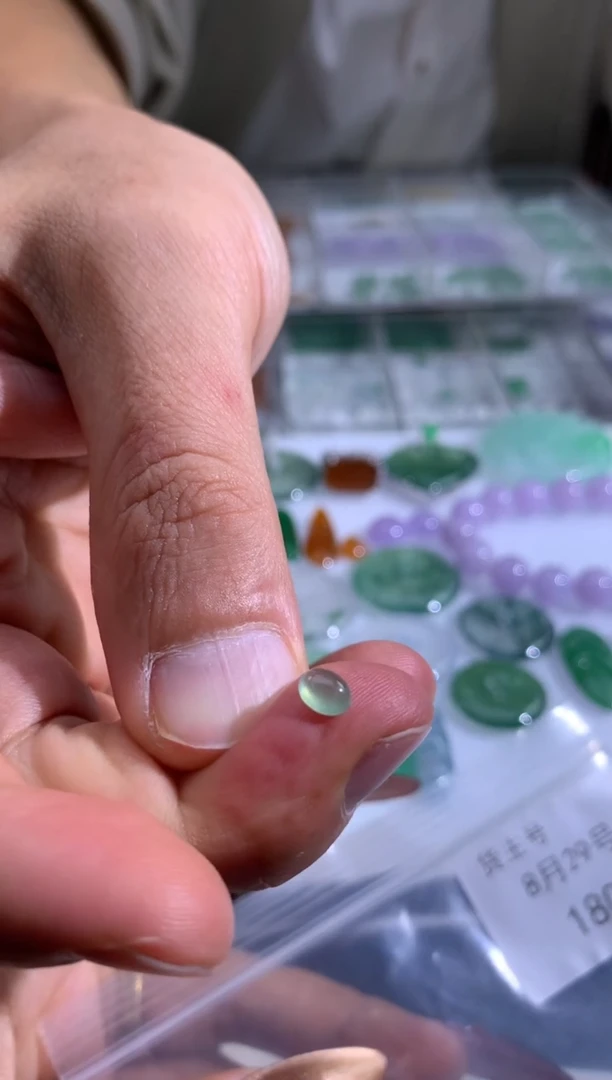 裸石翡翠?翡翠翡翠