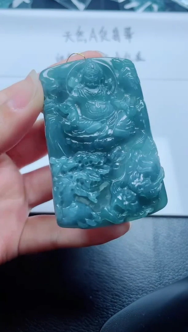 翡翠未镶嵌颈饰