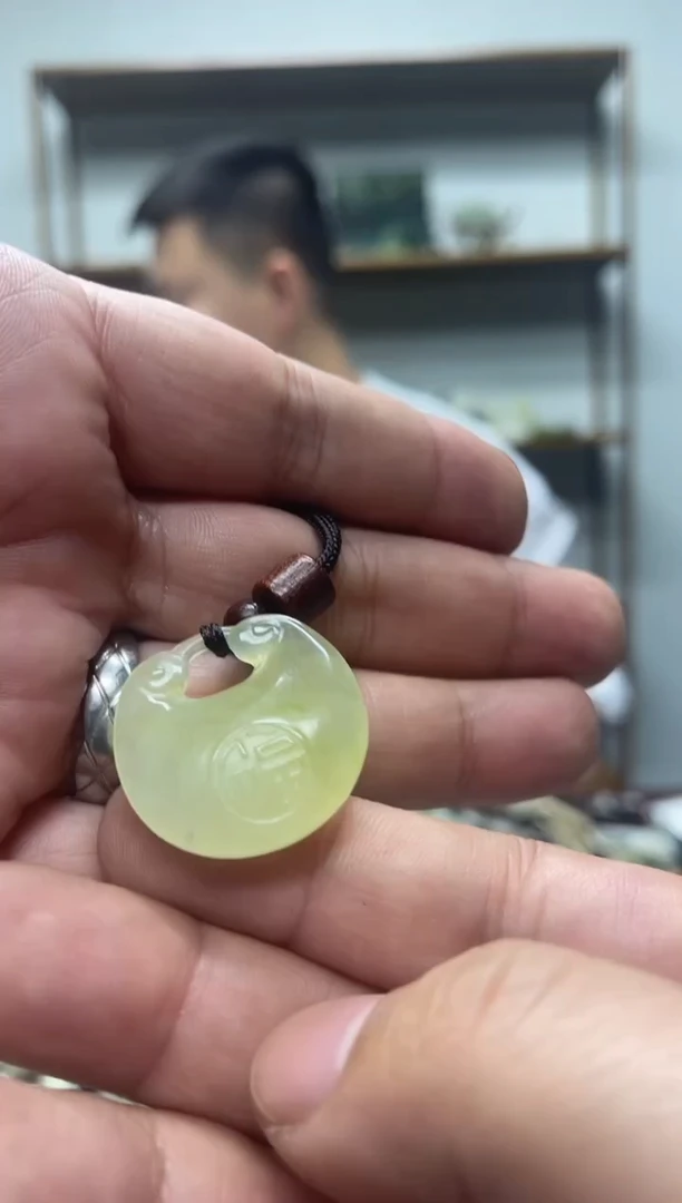 未镶嵌岫玉吊坠·