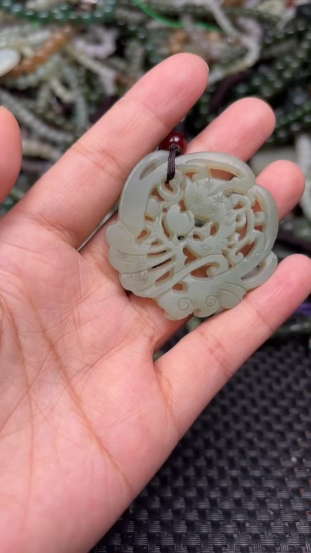 颈饰未镶嵌和田玉1