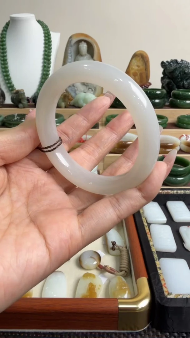 颈饰未镶嵌和田玉手镯55