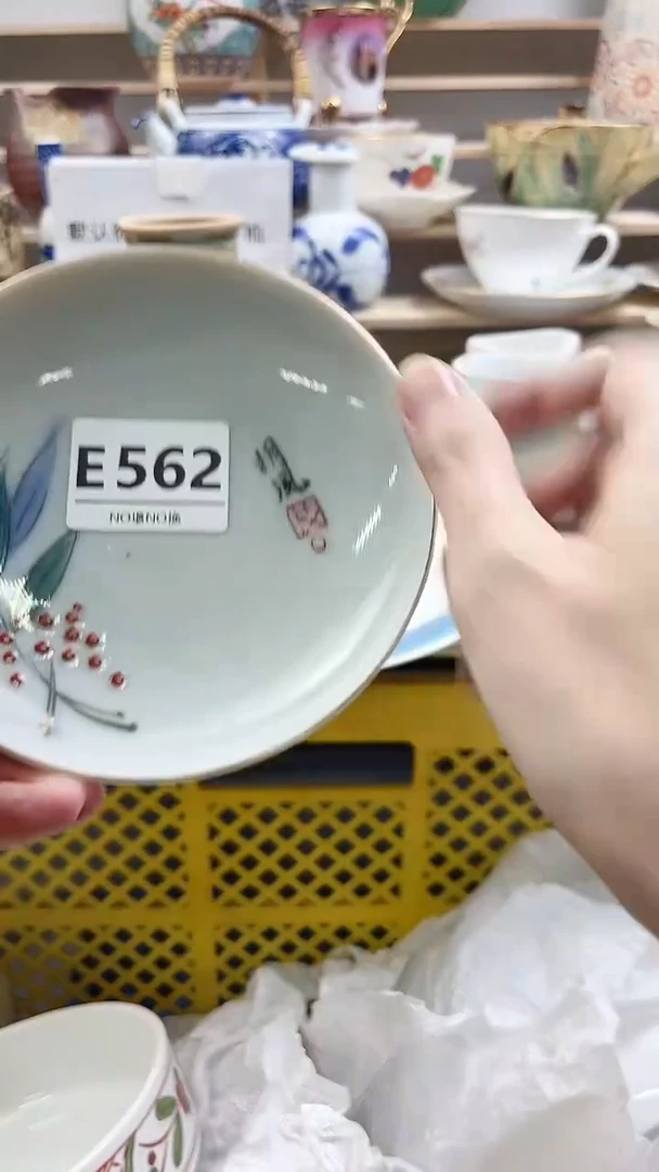 瓷片萌****)E562不退不换.感谢理解