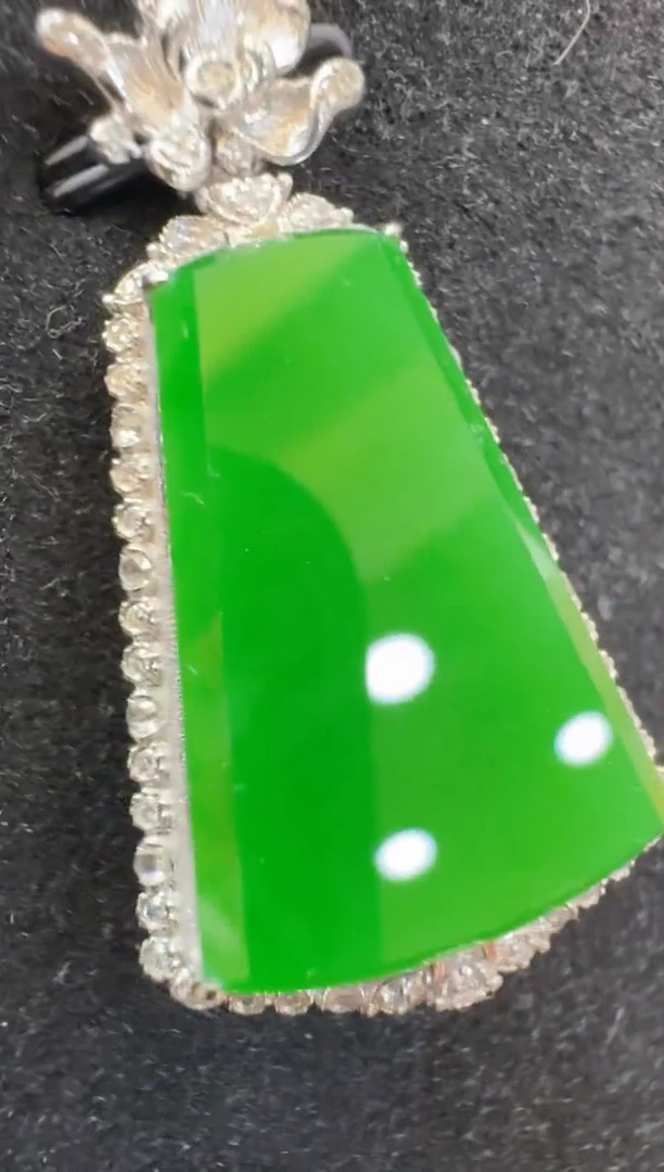 翡翠18K金镶嵌吊坠(不含链)多样性团购发一件