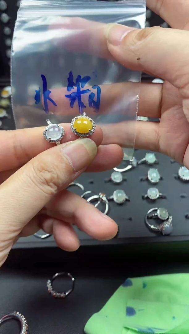 未镶嵌戒指翡翠德****箱翡翠戒指