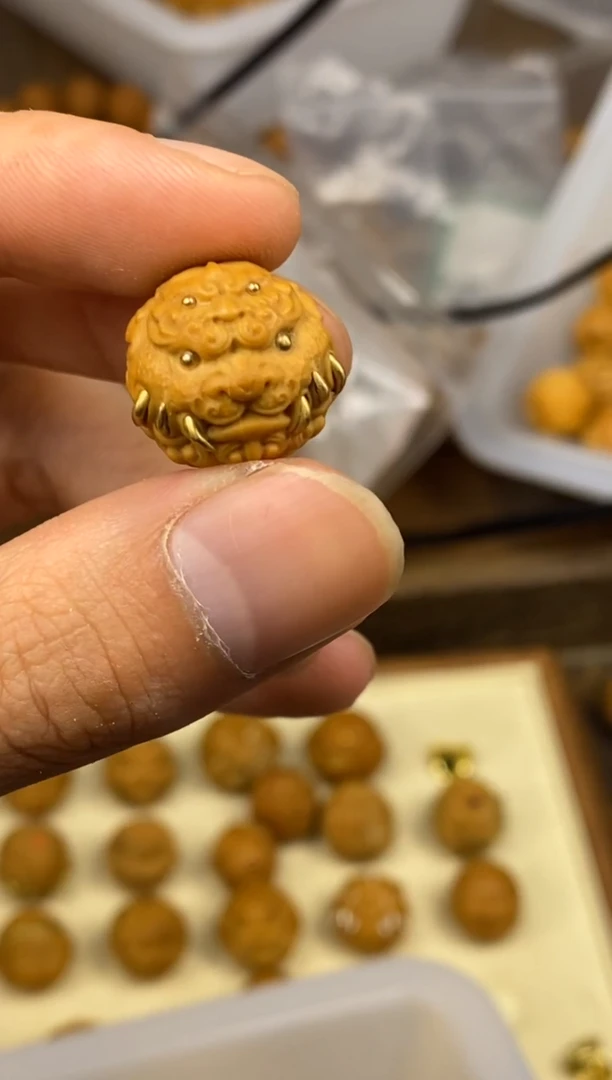 猴头核桃吊坠唐狮 白虎  重工