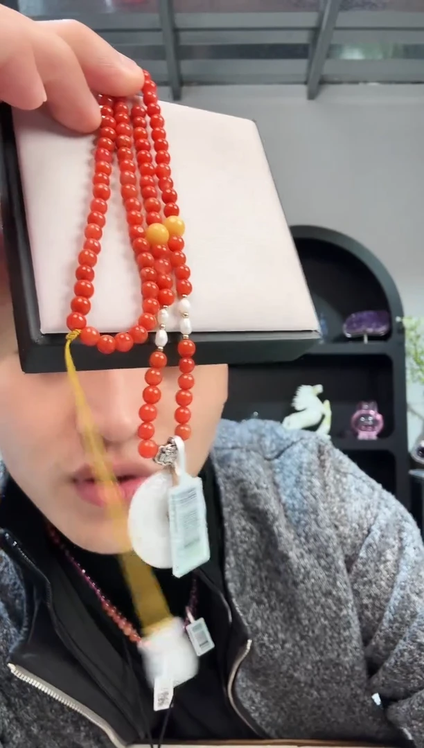 吊坠(赠链)未镶嵌南红玛瑙晶8864