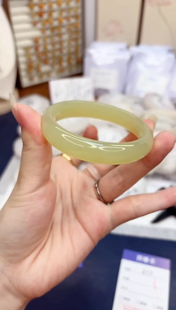 石英质玉手镯未镶嵌217-晴水-圈口57