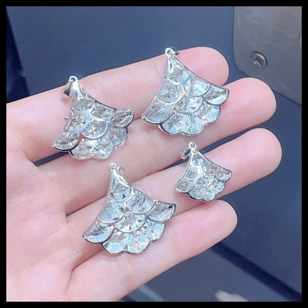 宝奢汇铂金pt950小裙子吊坠