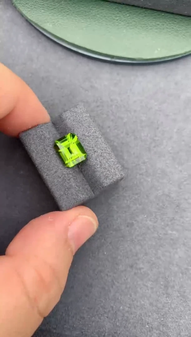 【闪购商品】橄榄石裸石未镶嵌3ct橄榄石