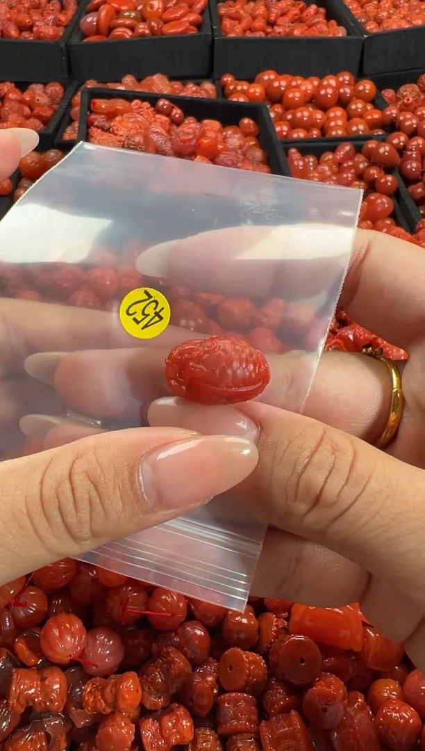 颈饰未镶嵌南红玛瑙1