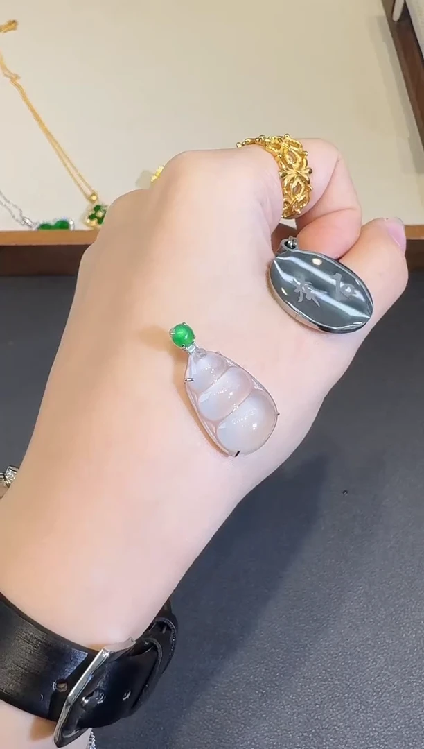 颈饰18K金镶嵌翡翠X1125-512-238