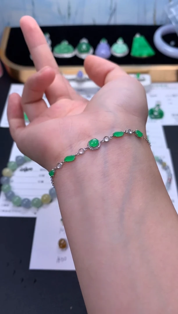 18K金镶嵌把件翡翠48小时鉴赏期 退货不扣服务费