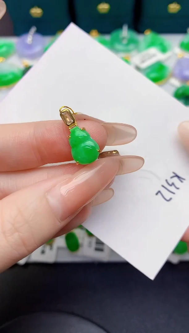 颈饰未镶嵌翡翠缅甸天然翡翠A货