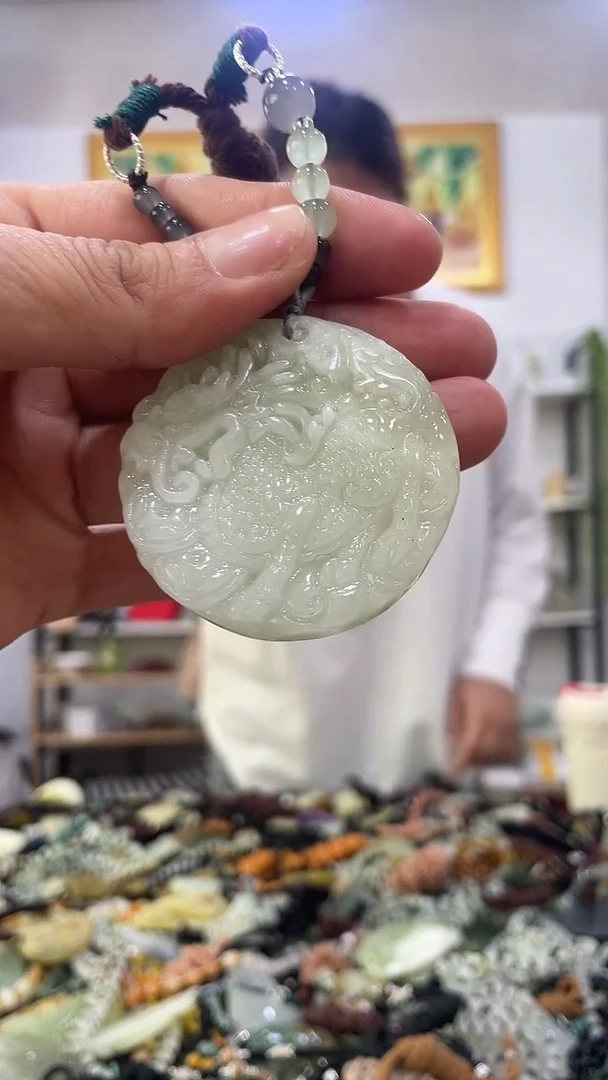 未镶嵌蛇纹石玉挂件