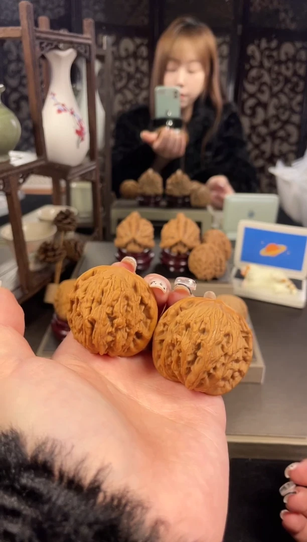 【闪购商品】文玩核桃把件麦穗虎头42尺-1