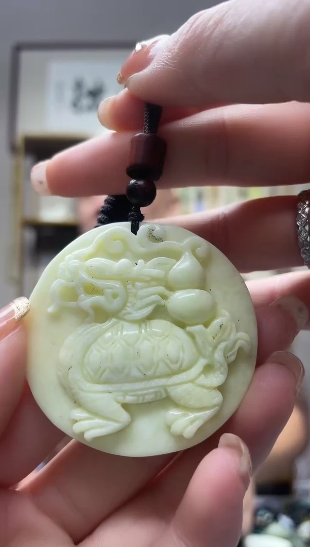 未镶嵌岫玉吊坠·