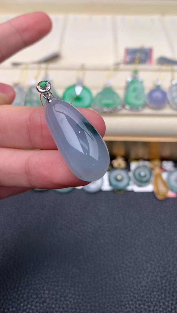 【闪购商品】翡翠颈饰18K金镶嵌Q162