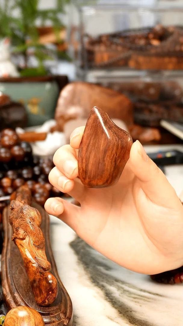 黄花梨/降香黄檀海黄随型挂坠