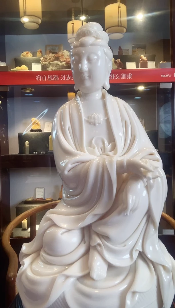 德化白瓷 坐蒲团持经观音 郑建冰、王冬燕老师 高32 cm