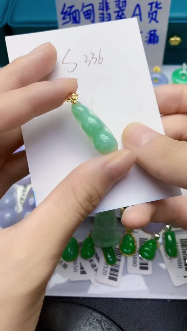 翡翠未镶嵌颈饰000000000