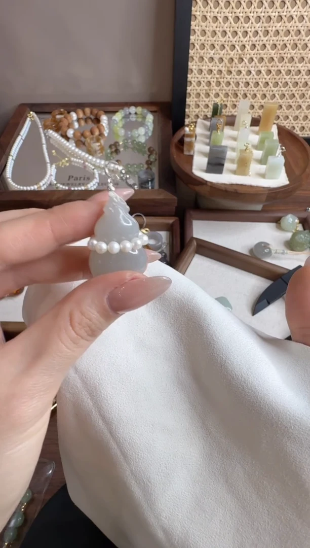 颈饰未镶嵌和田玉葫芦