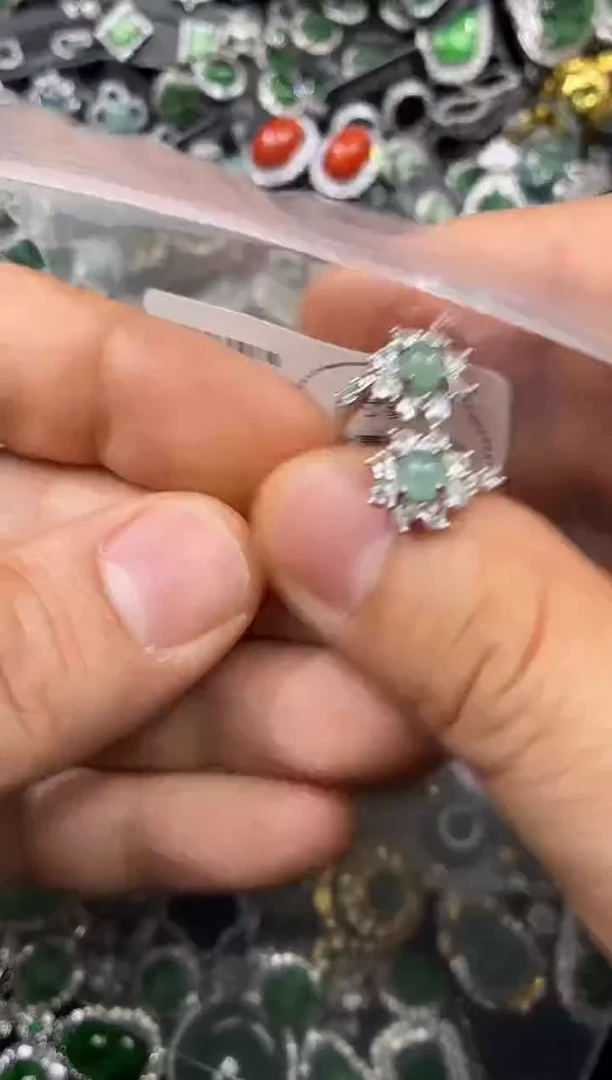 颈饰未镶嵌翡翠Q681戒指