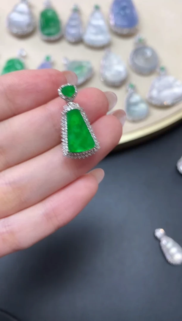 翡翠18K金镶嵌吊坠(不含链)W398|9800