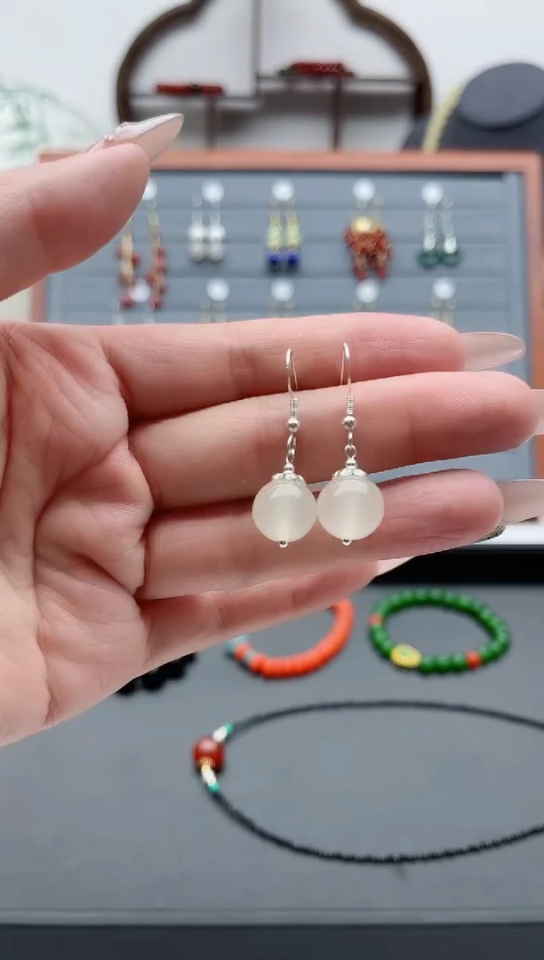 【闪购商品】玛瑙/玉髓耳饰银S925镶嵌162变色珠紫