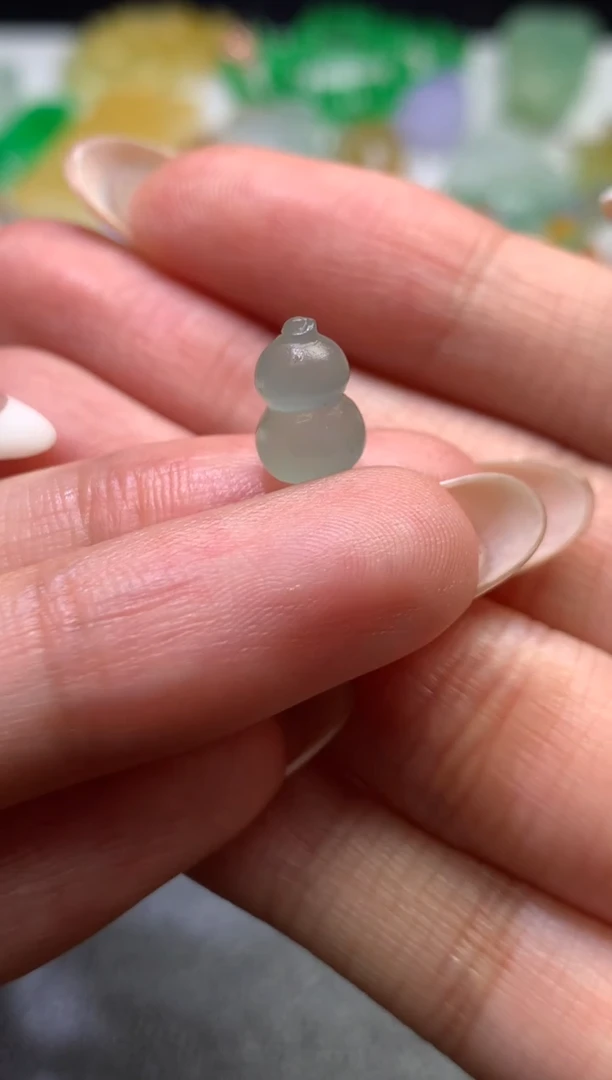 未镶嵌定制翡翠毛货 9.8-6.4