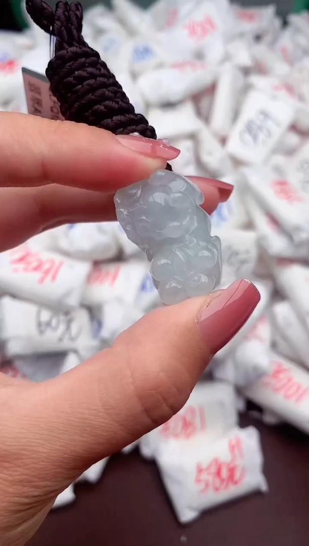 【闪购商品】翡翠挂件未镶嵌一