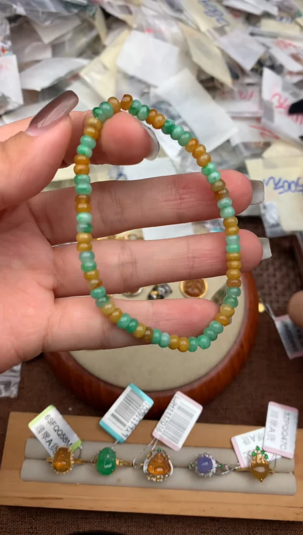 未镶嵌挂件翡翠—