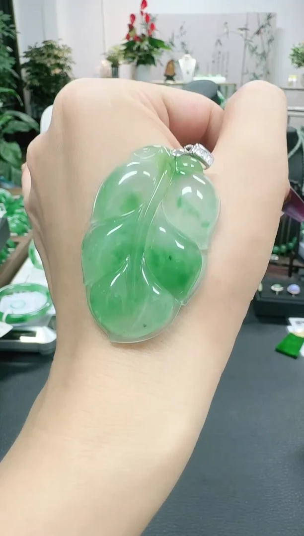 未镶嵌1石英质玉（非洲翠）/1831