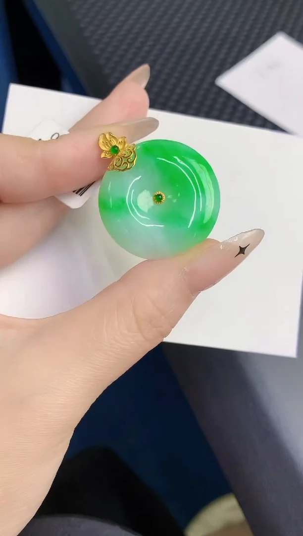 颈饰18K金镶嵌翡翠缅甸天然翡翠A货