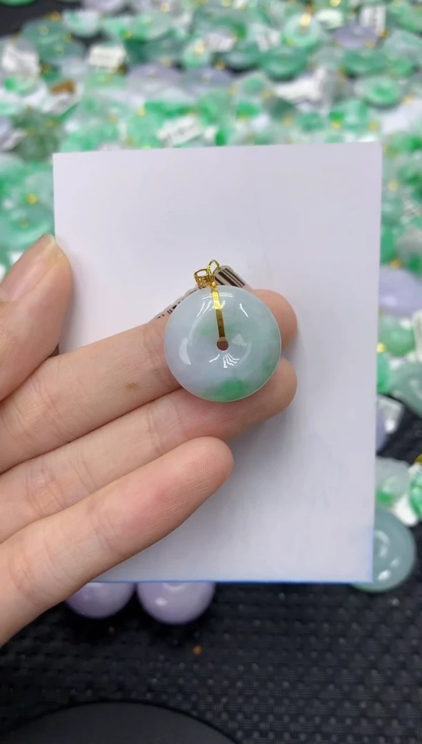 翡翠18K金镶嵌颈饰天然缅甸翡翠A货