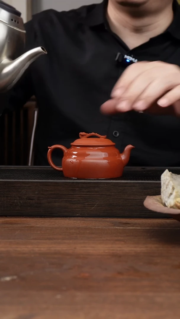 茶杯紫砂先*生朱泥如意壶！       170CC