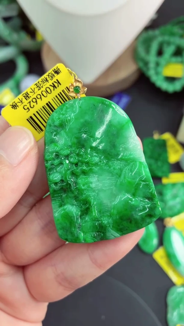 吊坠(不含链)18K金镶嵌翡翠挂件
