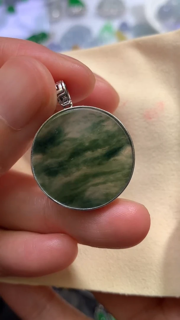 18K金镶嵌定制翡翠18K金镶嵌 定制翡翠