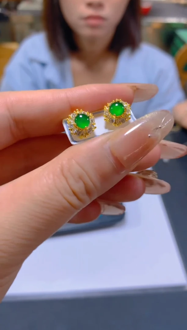 未镶嵌翡翠耳饰多样性发一