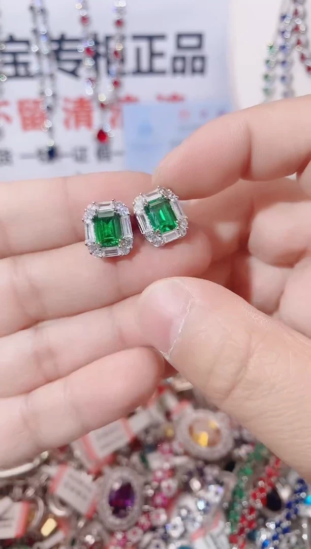 未镶嵌耳饰祖母绿