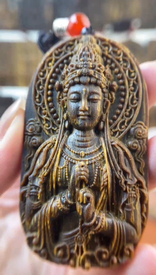 木木雕款芽庄合十观音7cm送养香瓶