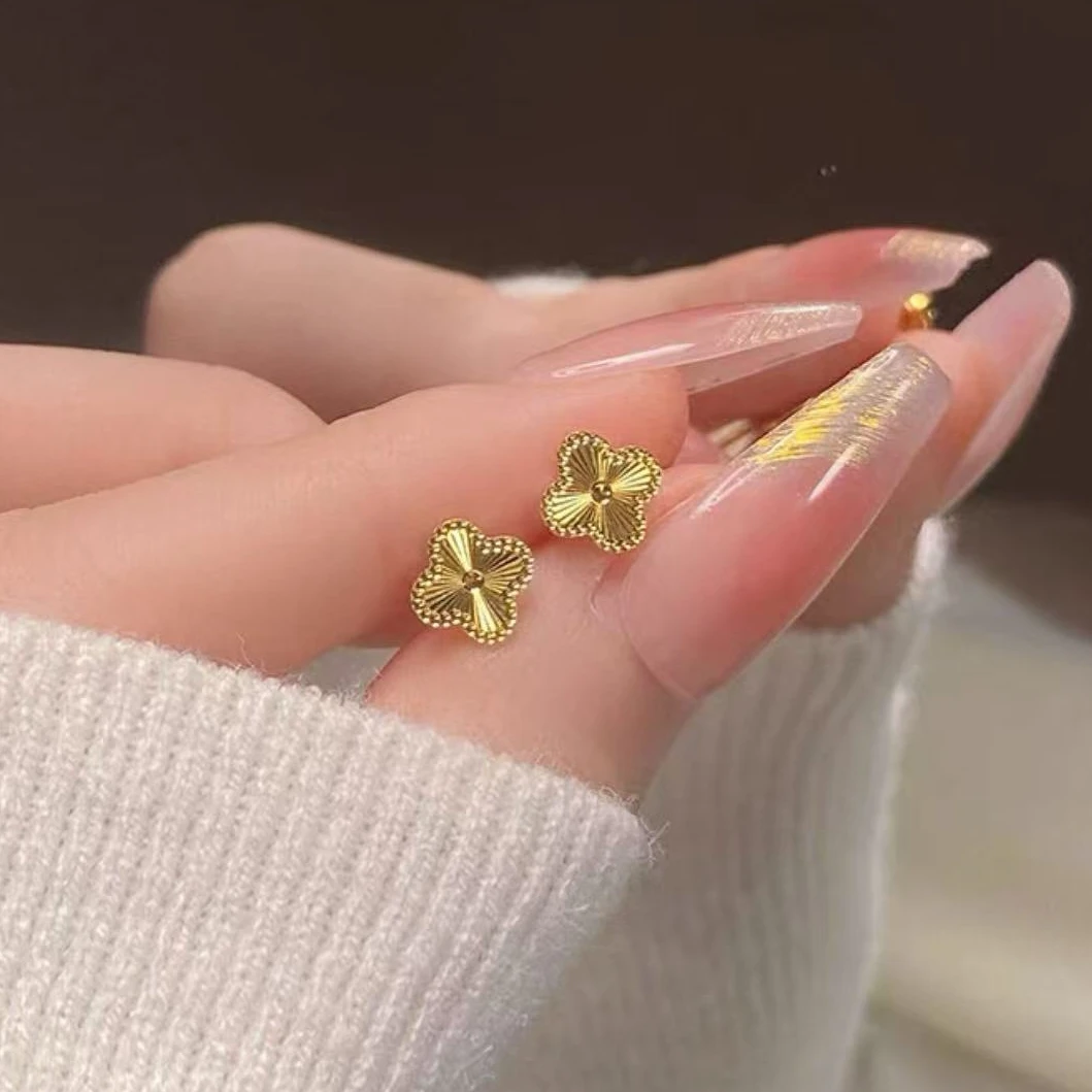 足金999镭射四叶草耳钉CH6684