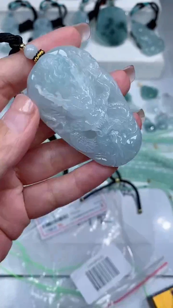 颈饰未镶嵌翡翠吊坠